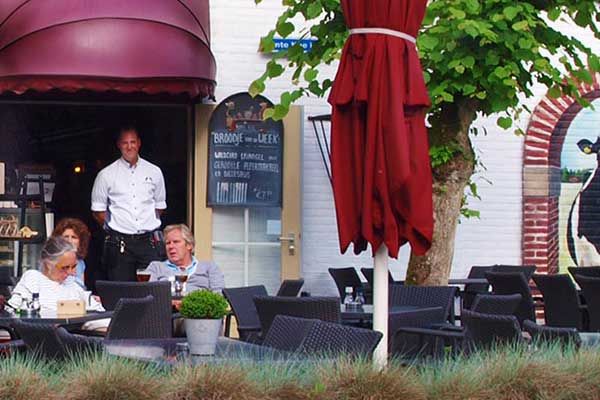 Authentieke Nederlandse Pannenkoeken eten op de Veluwe in Nederland