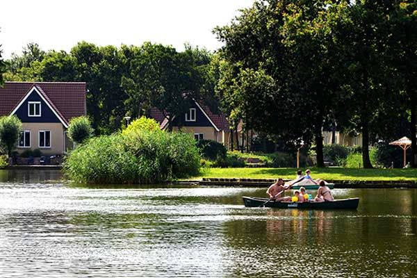 Vakantiehuis aan het water in de Nederlandse Provincie Drenthe