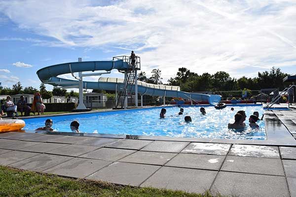 Camping met openluchtbad en overdekt zwembad in Nederland