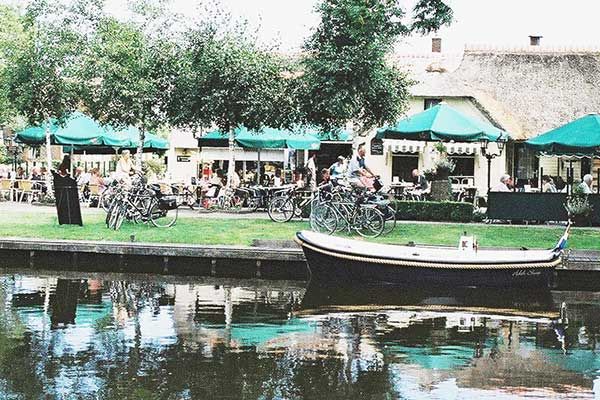 Bootverhuur De Otterskooi Dwarsgracht Giethoorn Nederland