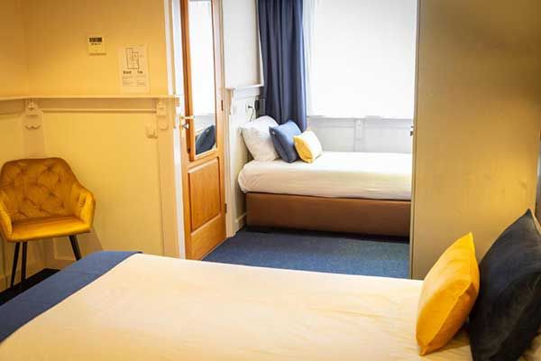 Hotel De Gulden Leeuw in de Friese Elfstedenstad Workum