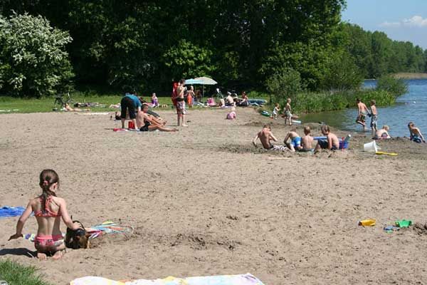 Camping met eigen strand in Nederland