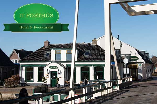 Hotel Restaurant It Posthus is een klein Hotel aan het water in de Nederlandse Provincie Friesland