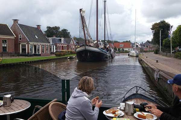 Restaurant aan het water in de Nederlandse Provincie Friesland