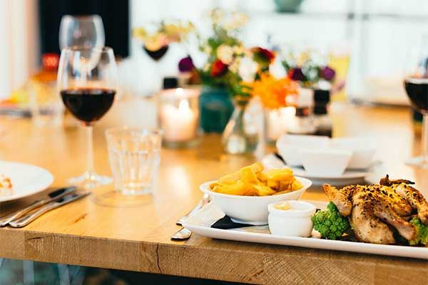 Terras van Café Restaurant De Bazel aan de Vijzelstraat